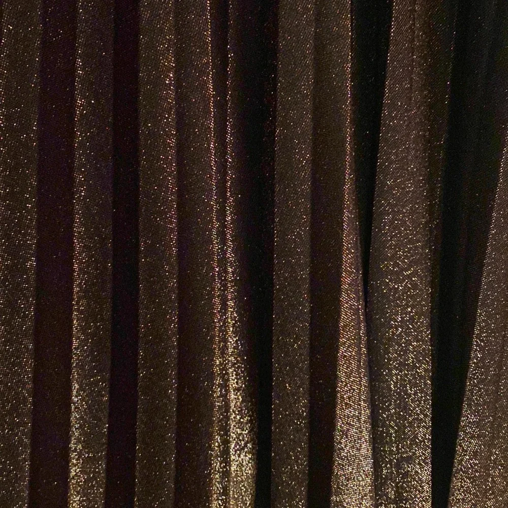 Jessica Howard Black and Gold Midi Dress - Picture 4 of 5